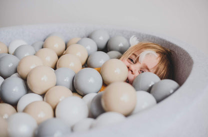 Grijze ballenbak met 250 ballen - Safari set