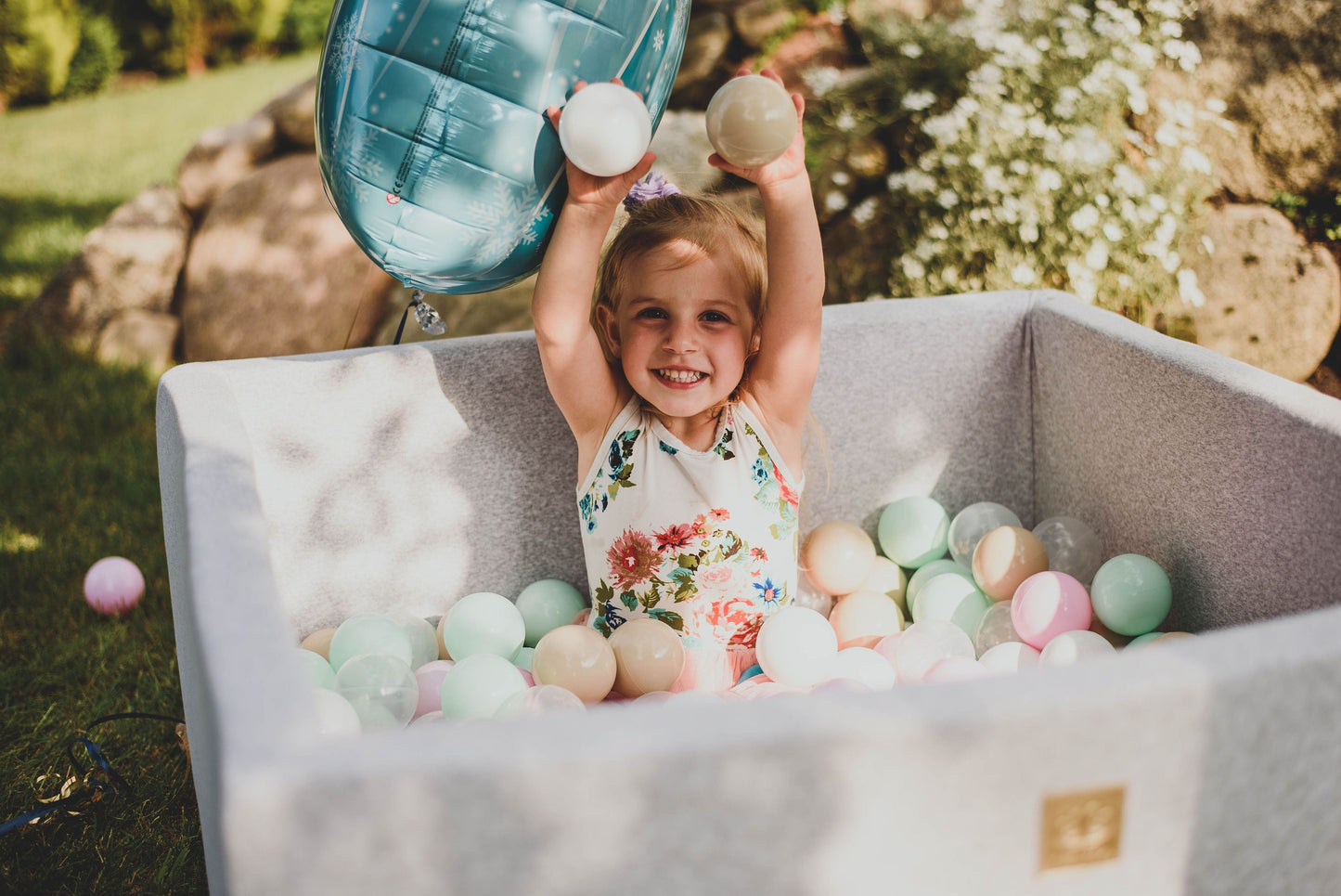 Gray ball pit with balls - Blue Lagoon set